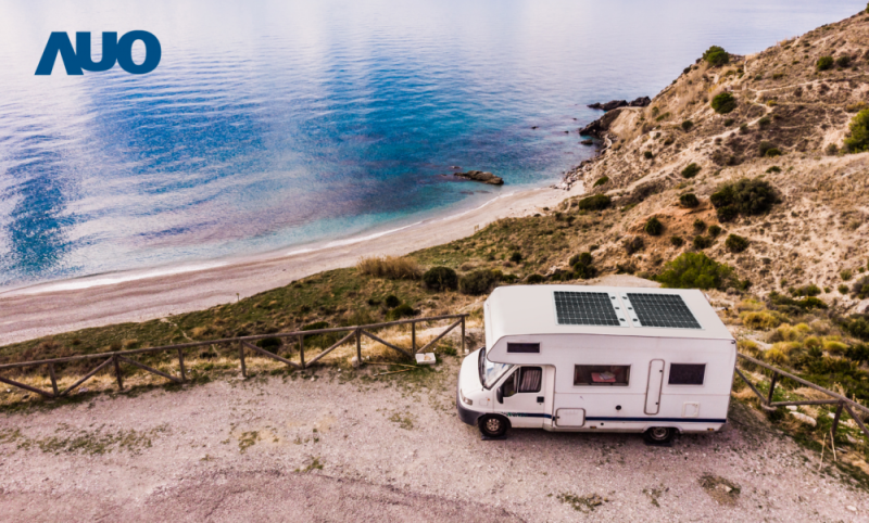 「可撓輕量化太陽光電板SunCurva」使用輕量特殊耐候型複合板取代傳統太陽能板的玻璃前板，不僅降低70%重量，每米平方僅3Kg；具有抗衝擊性能及通過電磁相容性測試，可應用於交通運輸工具，如露營車、遊艇等